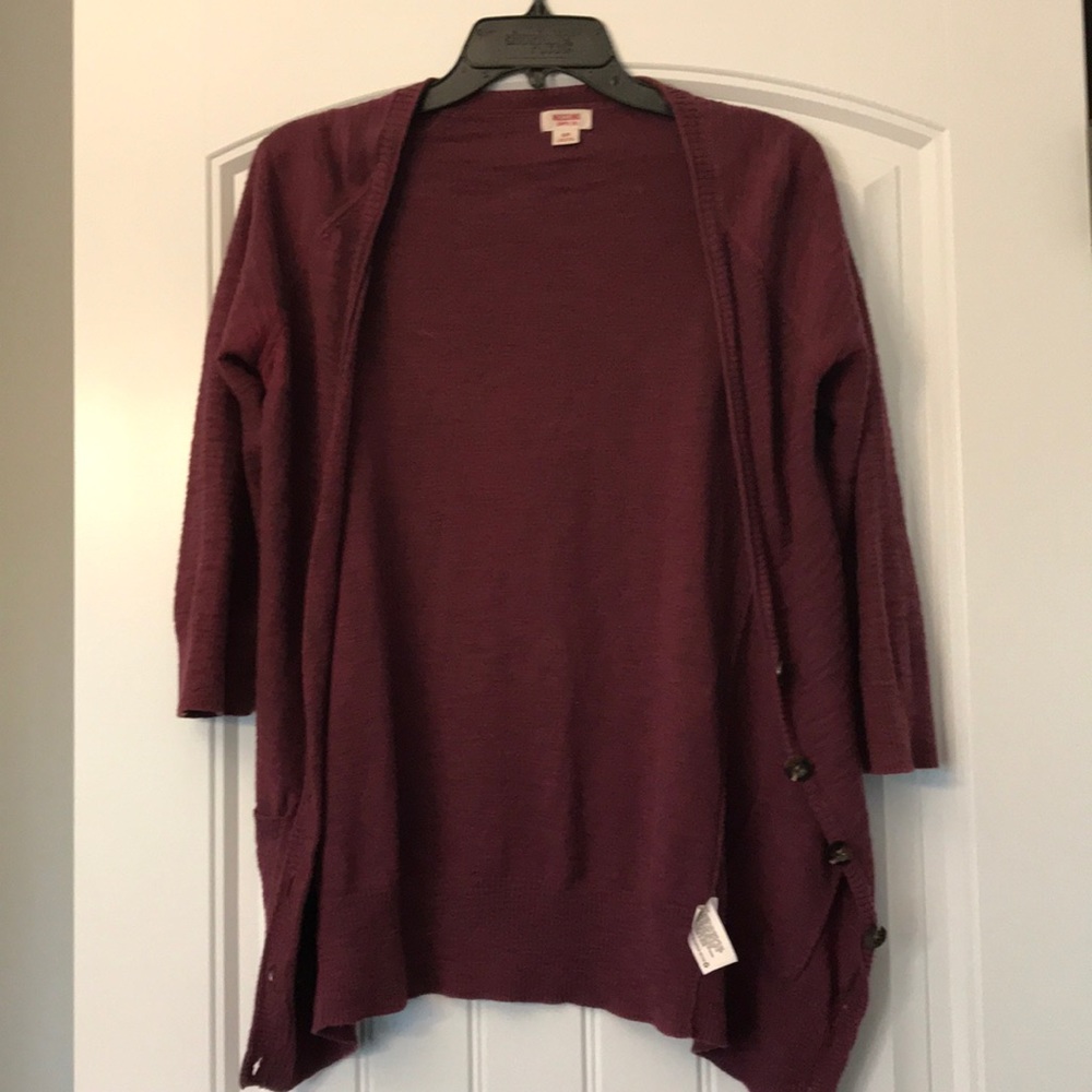 Maroon 3/4 sleeve cardigan